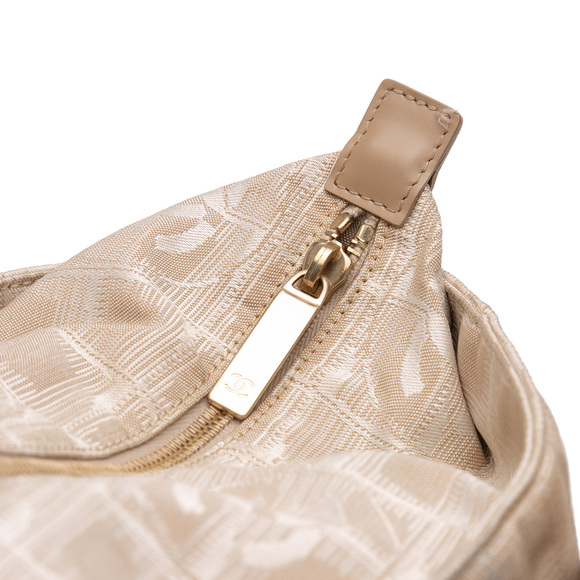 Pre-Loved Chanel New Travel Line Nylon Tote - Picture 8 of 10